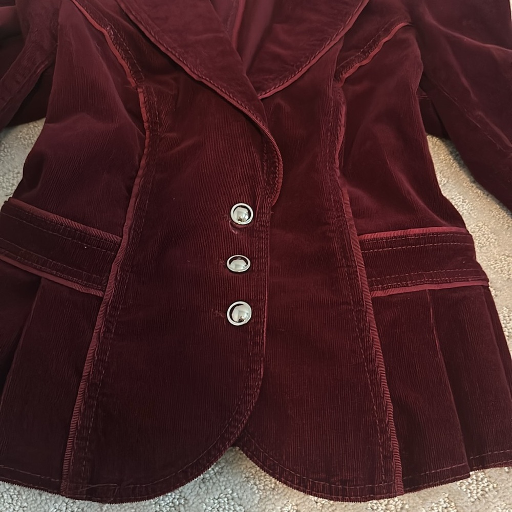 Blazer - Picture 3 of 4